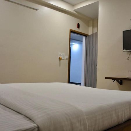 Hotel Royal Residency Kolkata Exterior photo