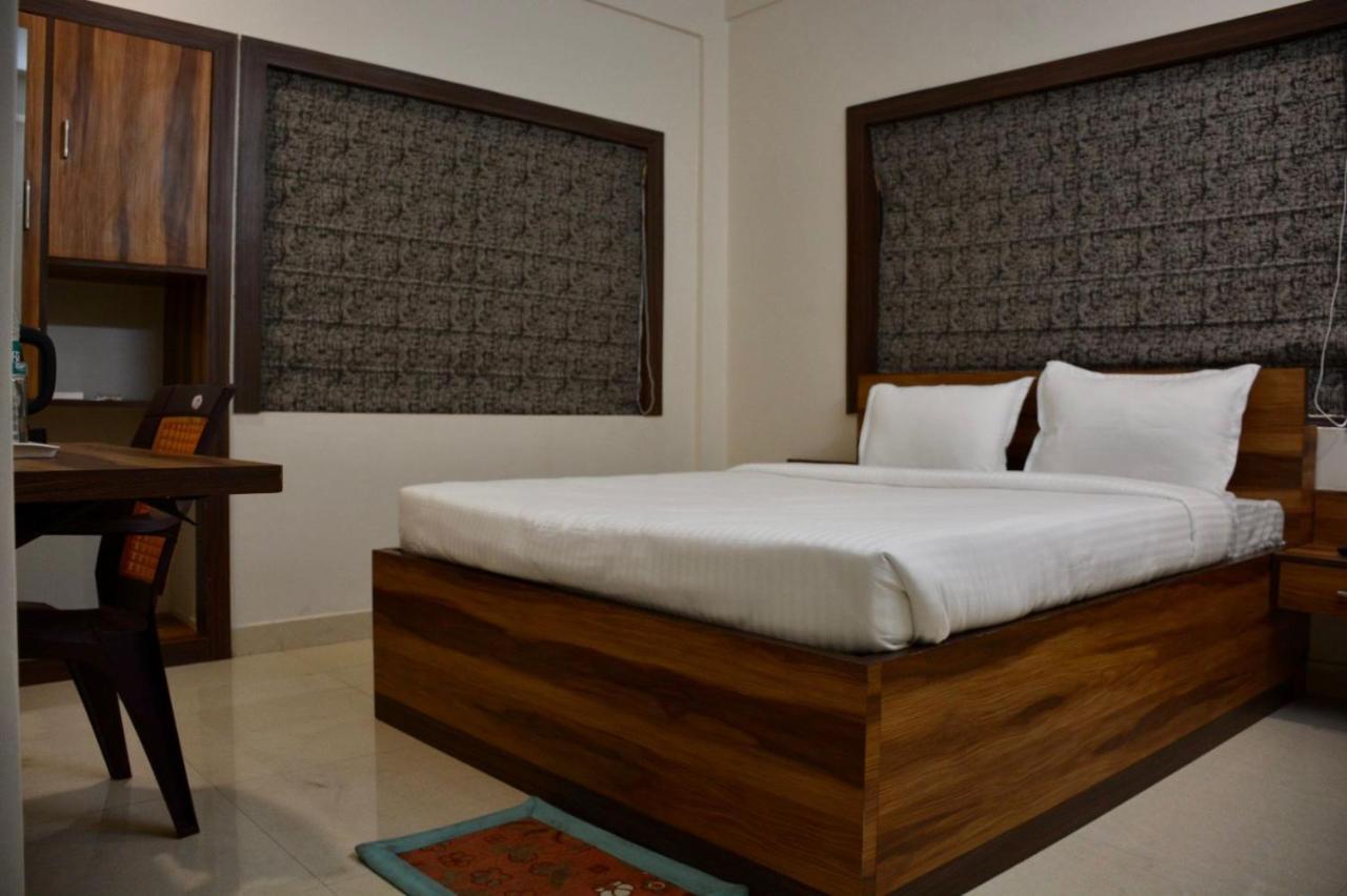 Hotel Royal Residency Kolkata Exterior photo