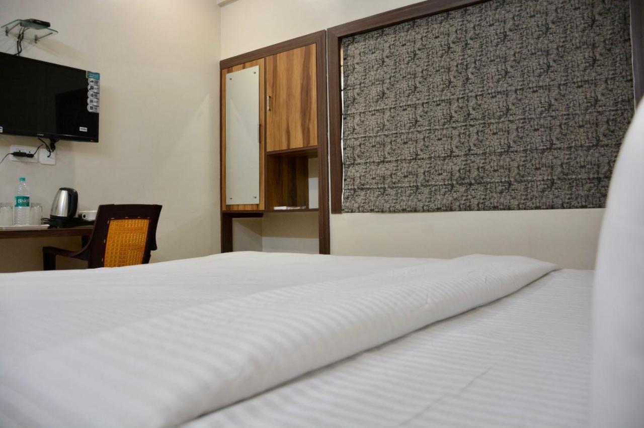 Hotel Royal Residency Kolkata Exterior photo